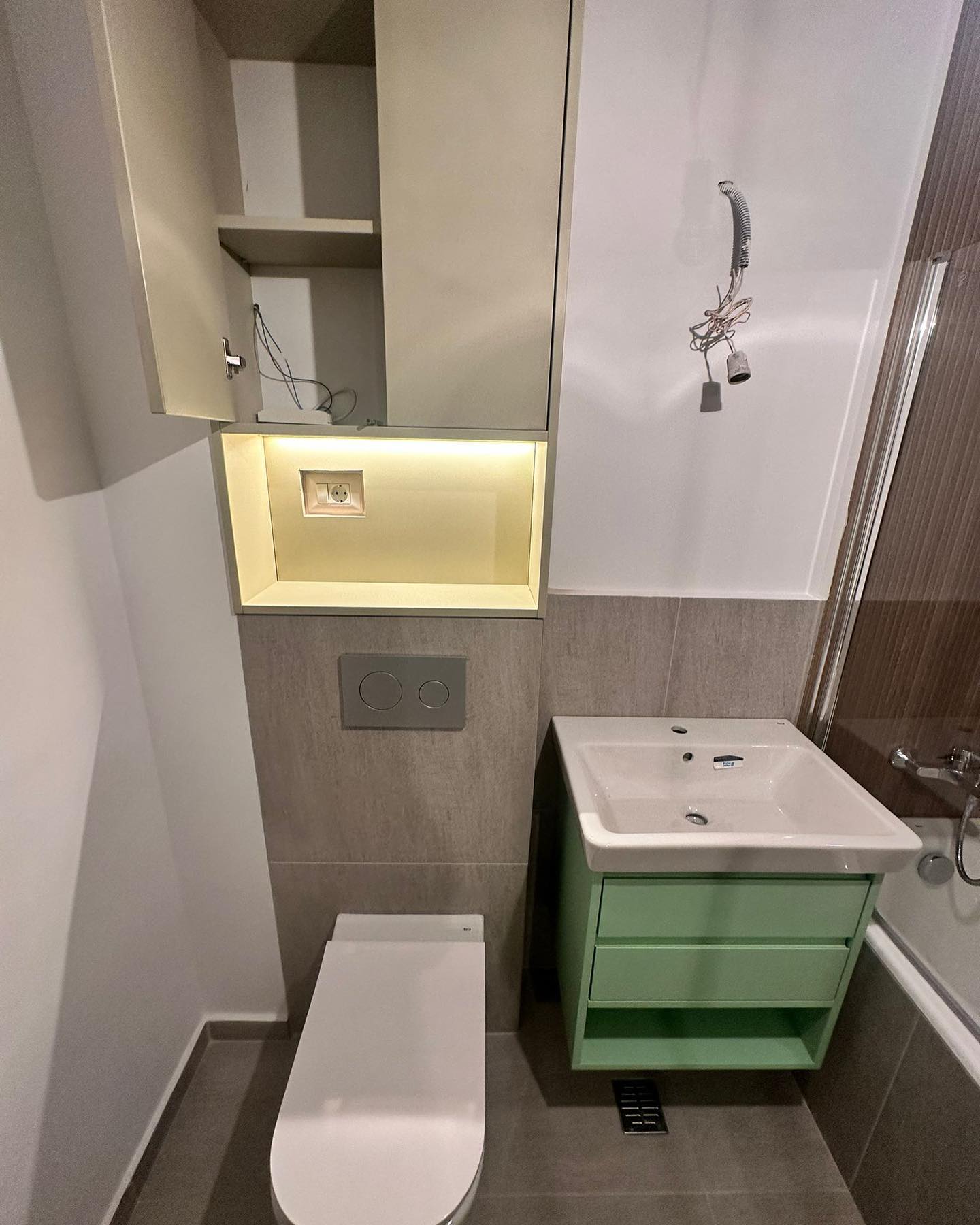 Corp baie contemporan